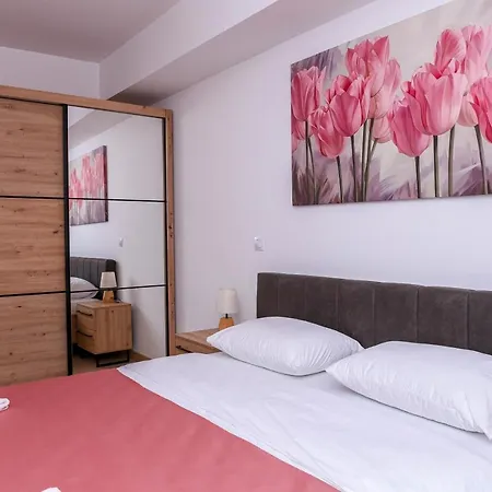 Flatiron Apartment *