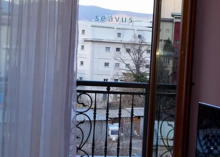 Flatiron Apartment *